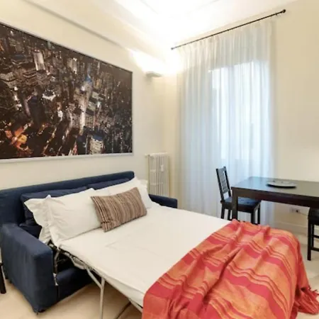 Sunny Flat In Elegant Building Close To Colosseum Rom
