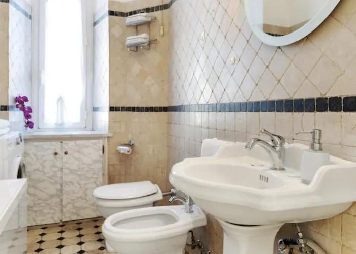 Sunny Flat In Elegant Building Close To Colosseum Lejlighed Rom
